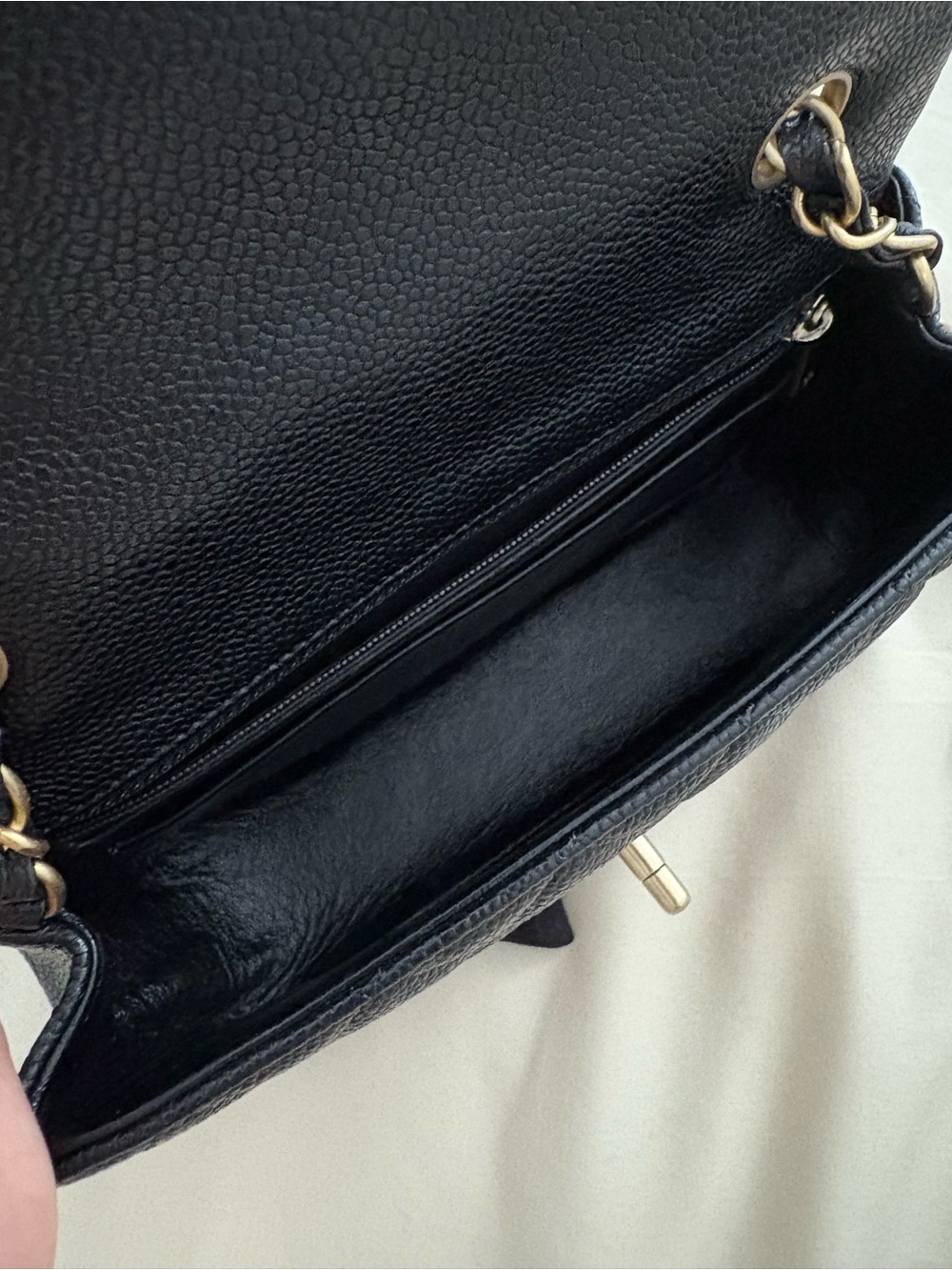 Chanel mini rectangular flap in Caviar - Picture 7 of 9